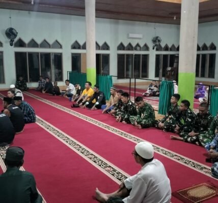 Satgas TMMD ke-129 Kodim 1407/Bone Bersama Warga Gelar Doa Bersama di Masjid Jami’ Nurul Huda