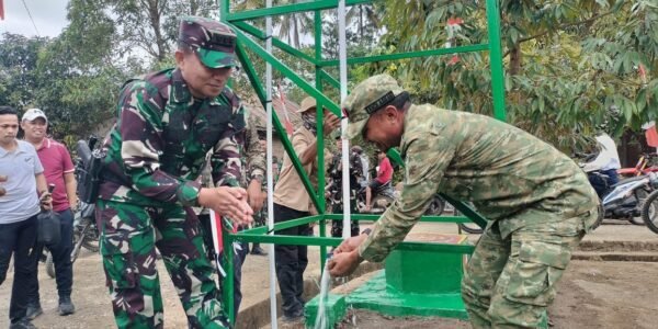Usai Upacara Penutupan, Danrem 141/Toddopuli Beserta Rombongan Cek Langsung Hasil Pembangunan TMMD Ke 129 Usai Upacara Penutupan, Danrem 141/Toddopuli Beserta Rombongan Cek Langsung Hasil Pembangunan TMMD Ke 129