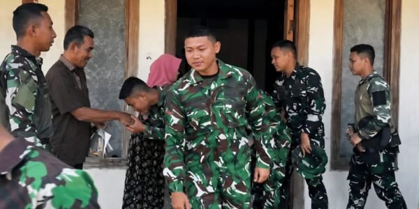 Jalinan Kekeluargaan Takkan Putus, Satgas TMMD 129 Bojonegoro Pamitan dengan Warga Kesongo