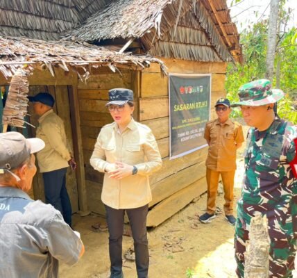 Bupati Poso dan Dandim Kunjungi Rumah Tidak Layak Huni di Desa Leboni