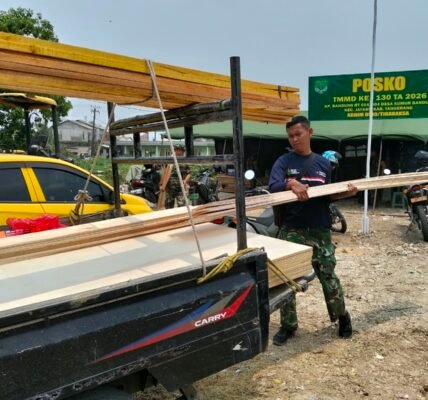 Satgas TMMD ke-130 Gelar Aksi Pengangkutan Material untuk Proyek Infrastruktur