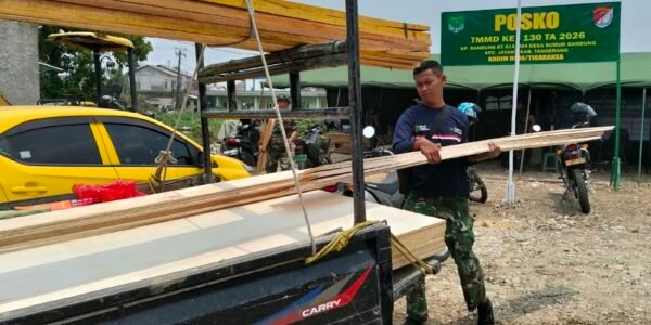 Satgas TMMD ke-130 Gelar Aksi Pengangkutan Material untuk Proyek Infrastruktur