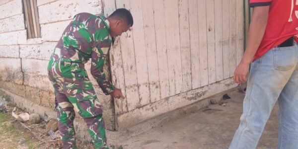 TNI Berdayakan Warga Desa Soe dengan Program Rehabilitasi Rumah Layak Huni