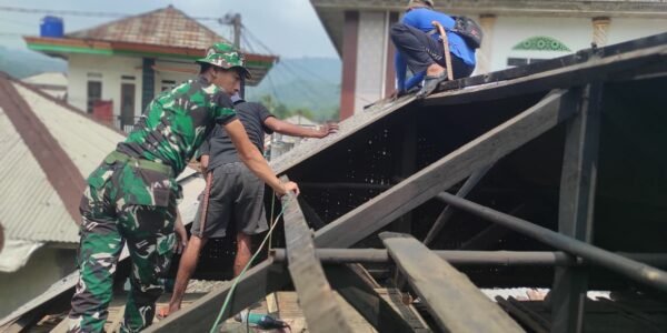 Keceriaan Warga Citorek Barat Usai Renovasi Rumah Bapak Entang oleh Satgas TMMD