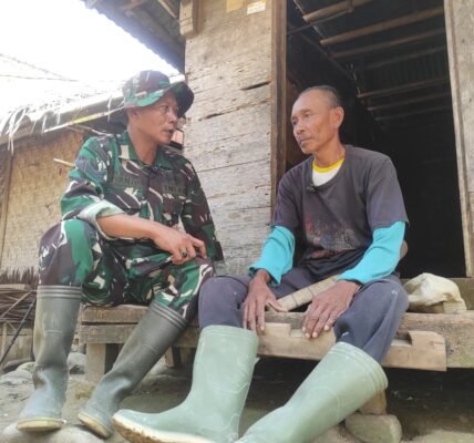 Bapak Entang Berharap Rumah Layak Huni Melalui Program Renovasi TMMD