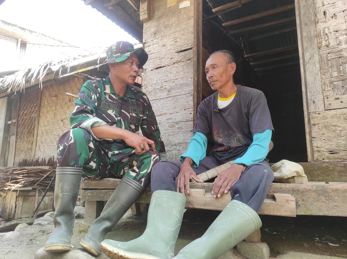 Bapak Entang Berharap Rumah Layak Huni Melalui Program Renovasi TMMD
