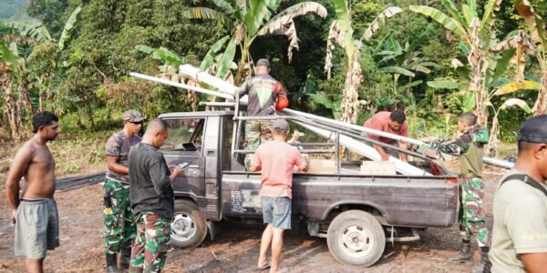 Satgas TNI TMMD Ke-130 Gelar Distribusi Material Pembangunan di Ambon Hari Pertama