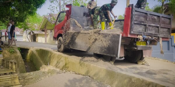 Kekuatan Masyarakat dan TNI Hadapi Tantangan Pembangunan di Ambon