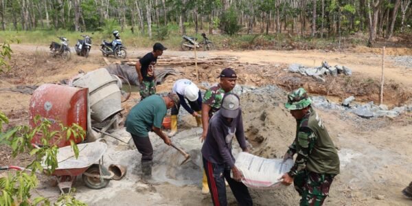 Sinergi TNI dan Masyarakat Penuhi Kebutuhan Material Pembangunan Box Culvert