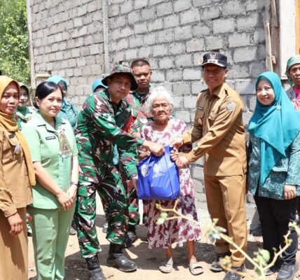Mbah Waqilah, 95 tahun, berharap rumahnya cepat siap demi kenyamanan sehari-hari Mbah Waqilah, 95 tahun, berharap rumahnya cepat siap demi kenyamanan sehari-hari