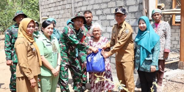 Mbah Waqilah, 95 tahun, berharap rumahnya cepat siap demi kenyamanan sehari-hari