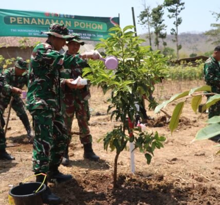 Kolaborasi TNI dan Pemda Dorong Pembangunan Desa melalui TMMD 130 di Tulungagung Kolaborasi TNI dan Pemda Dorong Pembangunan Desa melalui TMMD 130 di Tulungagung