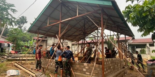 Satgas TMMD Kodim 1210/Landak Percepat Proyek Renovasi Hunian Ibu Suhanim