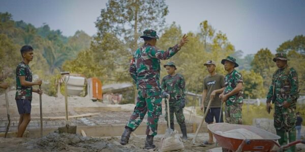 Dansatgas TMMD Palopo Pupuk Kebersamaan dalam Proyek Pembangunan Sejak Pagi
