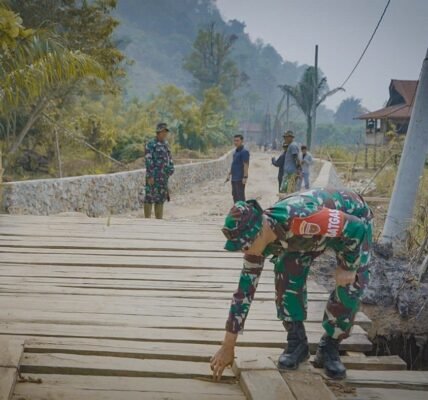 Kunjungan Dansatgas TMMD 130 Berikan Energi Baru untuk Prajurit di Luwu Timur Kunjungan Dansatgas TMMD 130 Berikan Energi Baru untuk Prajurit di Luwu Timur