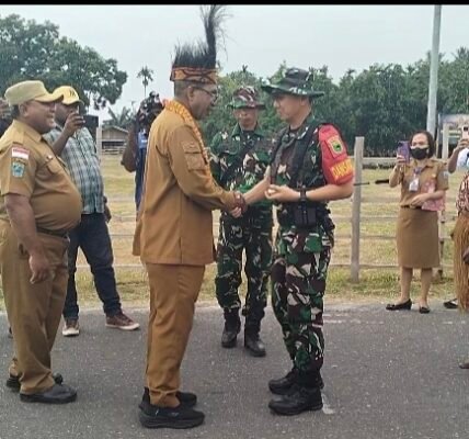 Tradisi Arfak Memperkuat Spirit Kebersamaan di TMMD ke-130 Manokwari Selatan