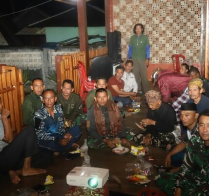 Kegiatan Bersama TNI dan Warga Citorek Barat Ciptakan Atmosfer Kekeluargaan