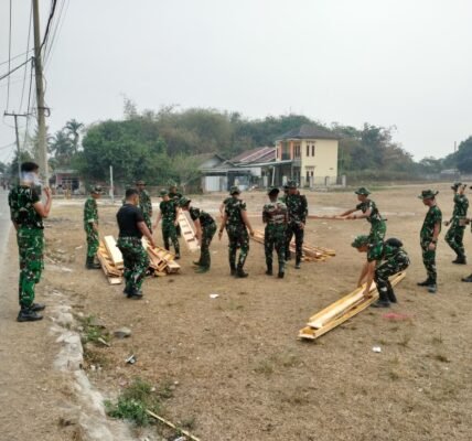 Percepatan TMMD: Pentingnya Pengangkutan Bekisting dalam Konstruksi Desa Percepatan TMMD: Pentingnya Pengangkutan Bekisting dalam Konstruksi Desa