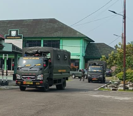 Dansatgas TMMD ke-130 Kodim 0407/Kota Bengkulu Tekankan Prajurit Jaga Sikap Selama Bersama Warga