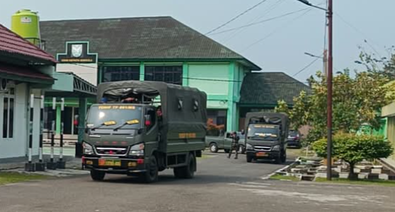 Dansatgas TMMD ke-130 Kodim 0407/Kota Bengkulu Tekankan Prajurit Jaga Sikap Selama Bersama Warga