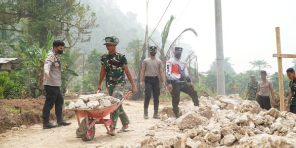 Membangun Sinergi di Luwu Timur Lewat Program TMMD yang Efektif