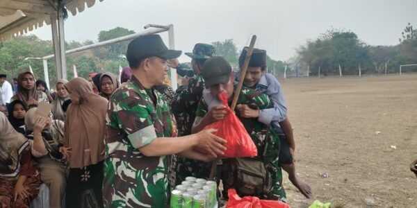Prajurit TNI Bersama Warga, Upaya Wujudkan Kesehatan dan Pembangunan Desa