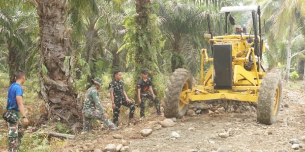 Pembangunan Jalan TMMD ke-130 Kodim 0407/Kota Bengkulu di Kandang Limun, Berkah bagi Warga Perbatasan Kabupaten Bengkulu Tengah