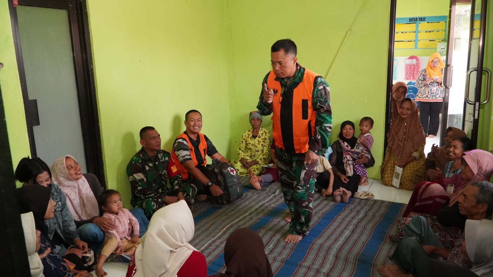 Satgas TMMD ke-130 Ajak Warga Desa Taji Tingkatkan Kesadaran Kesehatan Bersama
