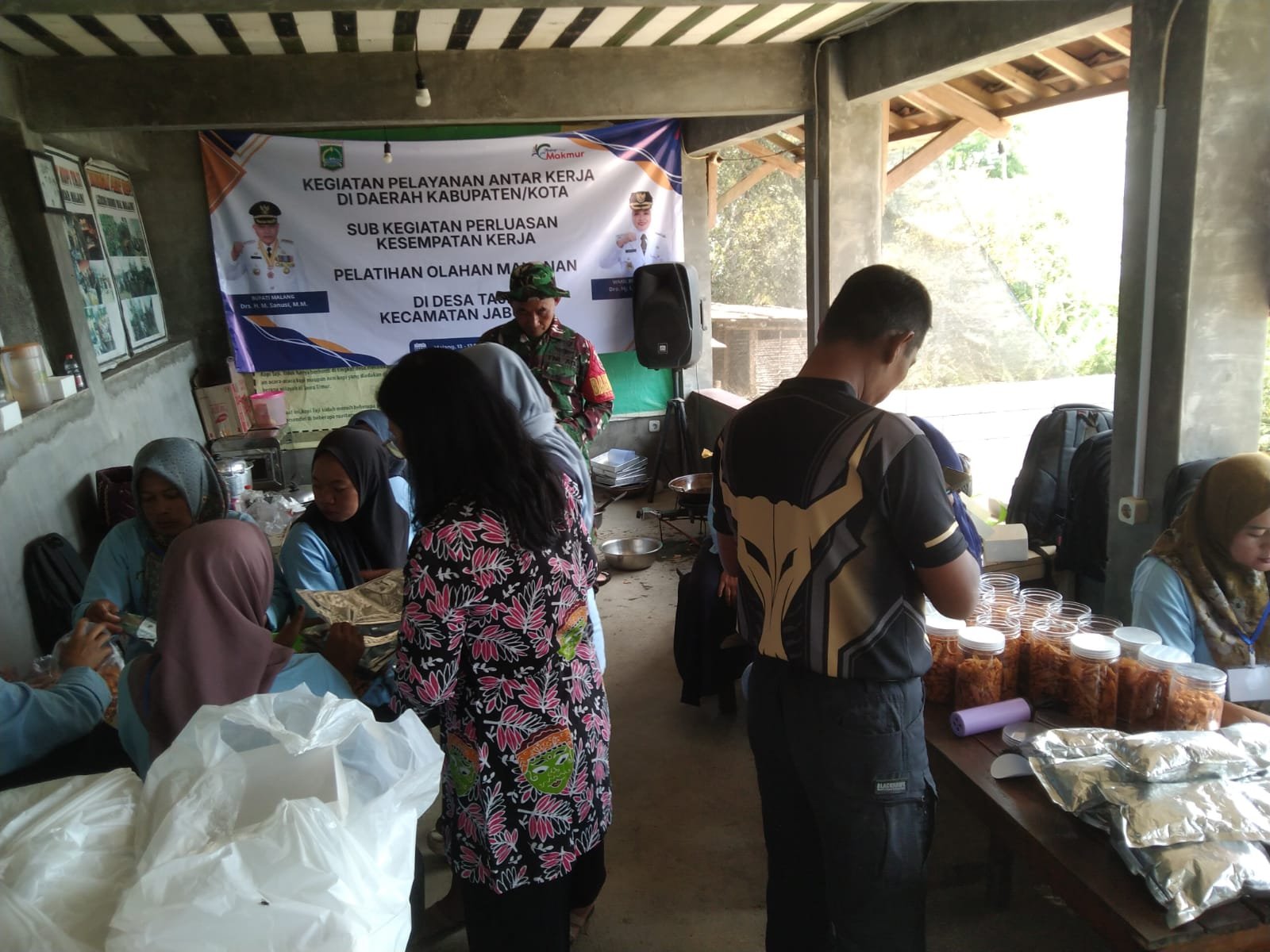 Transformasi Ekonomi Masyarakat Malang Melalui Pelatihan Keripik Singkong Transformasi Ekonomi Masyarakat Malang Melalui Pelatihan Keripik Singkong