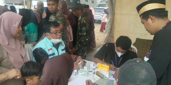 Kegiatan TMMD ke-130 Tawarkan Layanan Kesehatan Gratis untuk Warga Tigaraksa