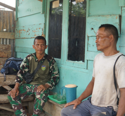 Tinggal di Rumah Warga, Satgas TMMD ke-130 Kodim 0407/Kota Bengkulu Pererat Kemanunggalan TNI-Rakyat