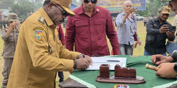 Bupati Nabire Pimpin Pembukaan Program TMMD Ke-130 untuk Pembangunan Desa