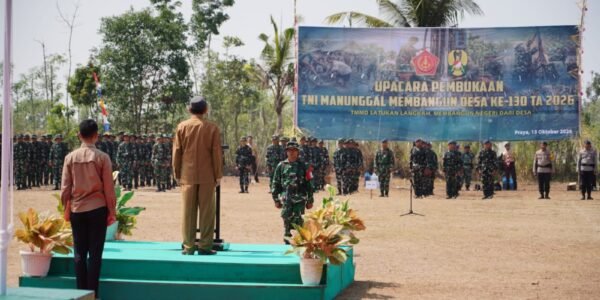 Sinergi TNI dan Masyarakat dalam Pembukaan TMMD ke-130 di Lombok Tengah Sinergi TNI dan Masyarakat dalam Pembukaan TMMD ke-130 di Lombok Tengah