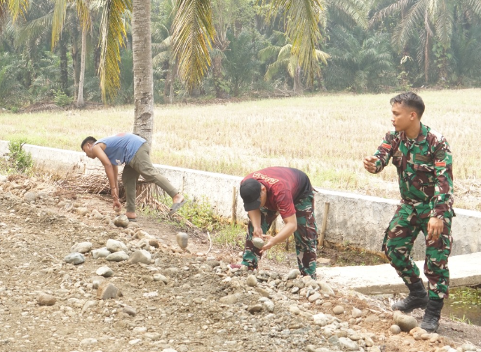 Konektivitas Antarwilayah Diperkuat, Jalan TMMD ke-130 Kodim 0407/Kota Bengkulu Jadi Harapan Warga Perbatasan