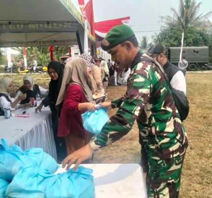 Warga Sambut Hangat Program Pangan Terjangkau di TMMD Ke-130 Warga Sambut Hangat Program Pangan Terjangkau di TMMD Ke-130