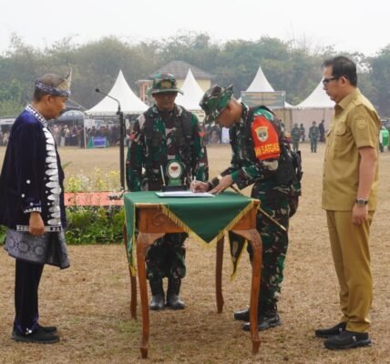 Pembukaan TMMD ke-130: TNI dan Pemkab Tangerang Bersatu Bangun Desa Pembukaan TMMD ke-130: TNI dan Pemkab Tangerang Bersatu Bangun Desa