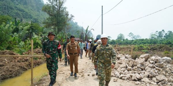 TMMD ke-130: Meningkatkan Jalan untuk Stabilitas Ekonomi Warga Parumpanai