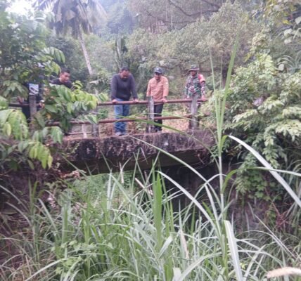 Satgas TMMD Perbaiki Jembatan Desa Cendana untuk Meningkatkan Keselamatan