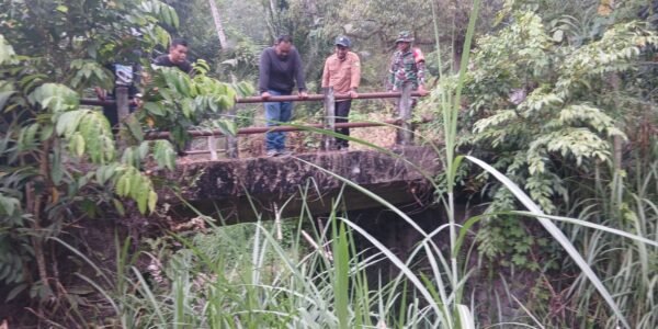 Satgas TMMD Perbaiki Jembatan Desa Cendana untuk Meningkatkan Keselamatan