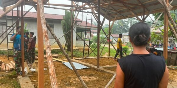 Kehadiran TMMD: Membangun Rumah Bu Suhanim Melalui Gotong Royong Dan Sinergi
