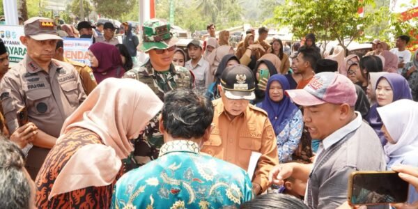 Dandim Bayu Nugroho dan Bupati Sanusi Dukung UMKM Usai TMMD di Jabung